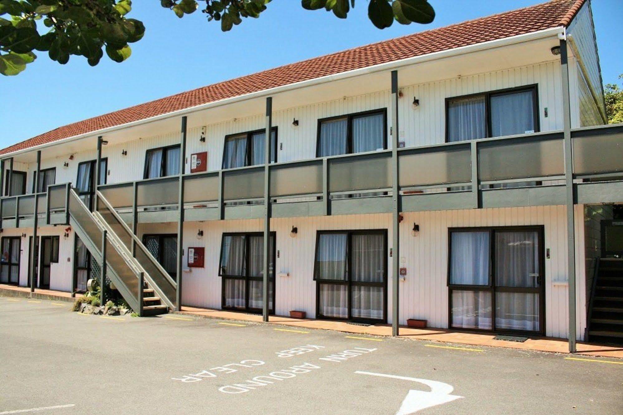 88 Wallace Court Motel Wellington Esterno foto